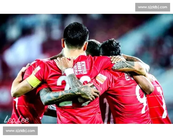 足球比分风云解析:全面回顾赛场瞬间与关键进球变化 足球比分风云解析:全面回顾赛场瞬间与关键进球变化